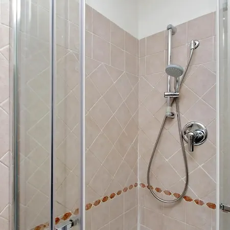 Lucky Holidays * روما